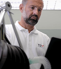 tuv-austria-medizintechnik-krankenhaustechnik-sicherheitsfachkraft-sfk-541x200-1.png